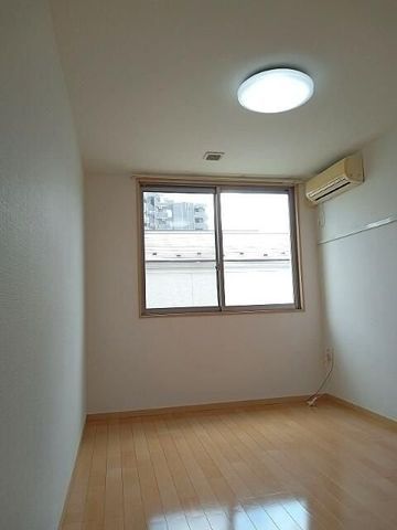 �y���ԁE���r���O�z�@