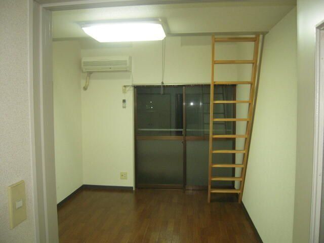 �y���ԁE���r���O�z�@