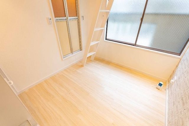 �y���ԁE���r���O�z�@