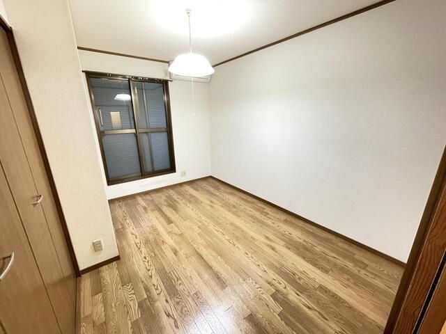 �y���ԁE���r���O�z�@