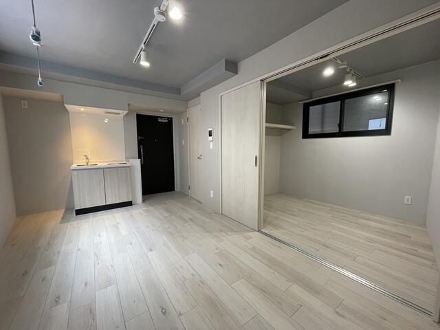 �y���ԁE���r���O�z�@