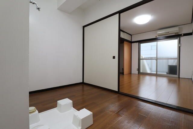 �y���ԁE���r���O�z�@