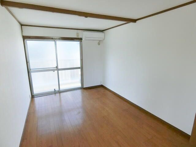 �y���ԁE���r���O�z�@