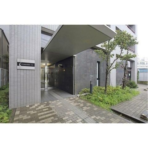 �y�G���g�����X�z�@