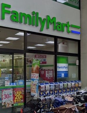 �y���Ӂz�@�t�@�~���[�}�[�g��R�w��X �k��1���B 60m