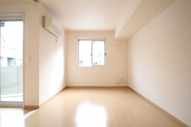 �y���ԁE���r���O�z�@