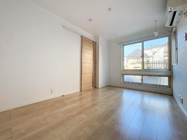 �y���ԁE���r���O�z�@