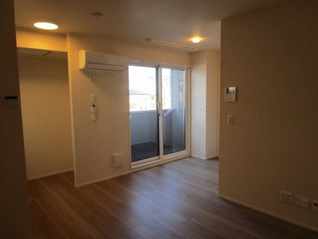 �y���ԁE���r���O�z�@