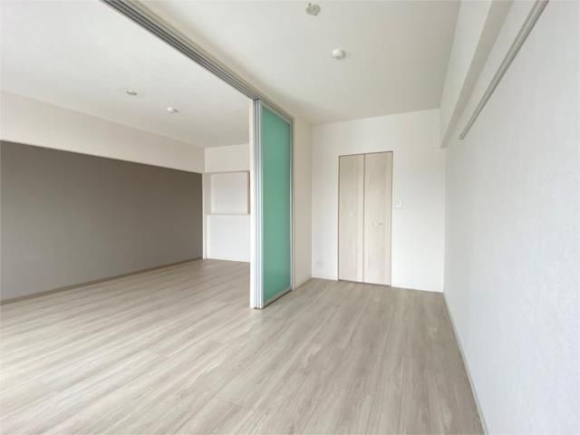 �y���ԁE���r���O�z�@