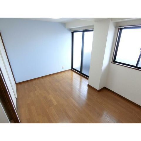 �y���ԁE���r���O�z�@