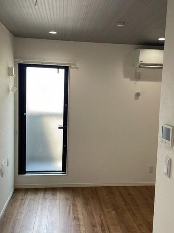 �y���ԁE���r���O�z�@