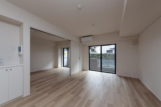 �y���ԁE���r���O�z�@