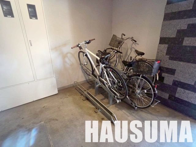 �y���̑��ݔ��z�@���ԏ�