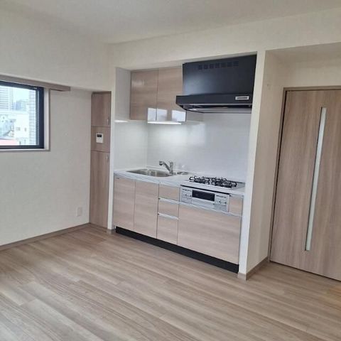 �y���ԁE���r���O�z�@