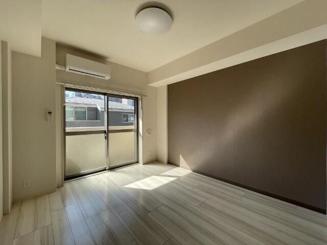 �y���ԁE���r���O�z�@