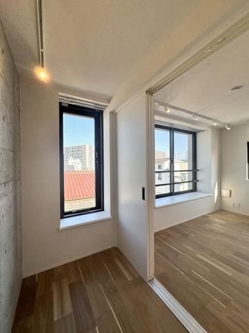 �y���̑������E�X�y�[�X�z�@