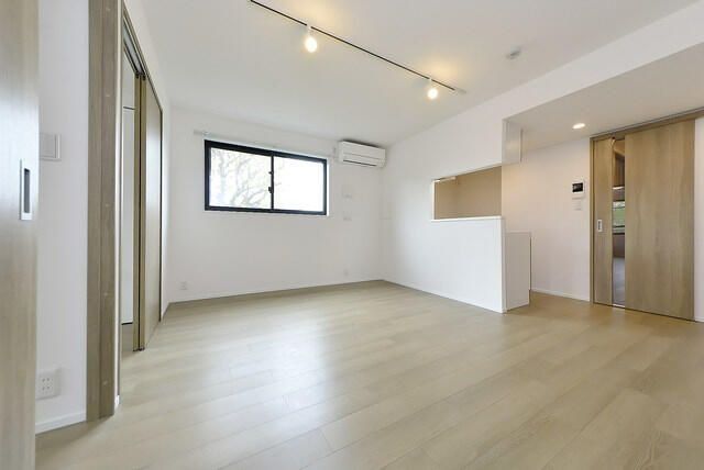 �y���̑������E�X�y�[�X�z�@