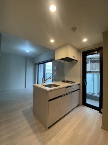 �y���ԁE���r���O�z�@