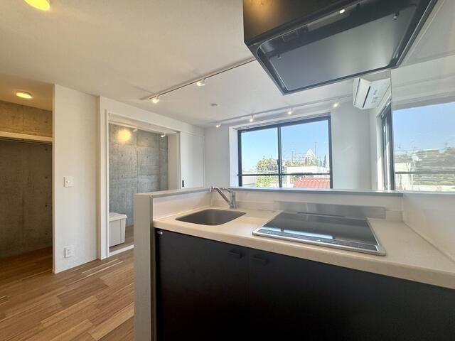 �y���̑��ݔ��z�@