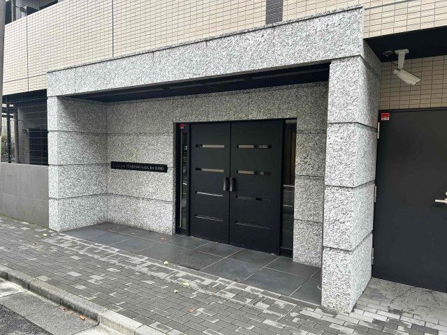 �y�G���g�����X�z�@