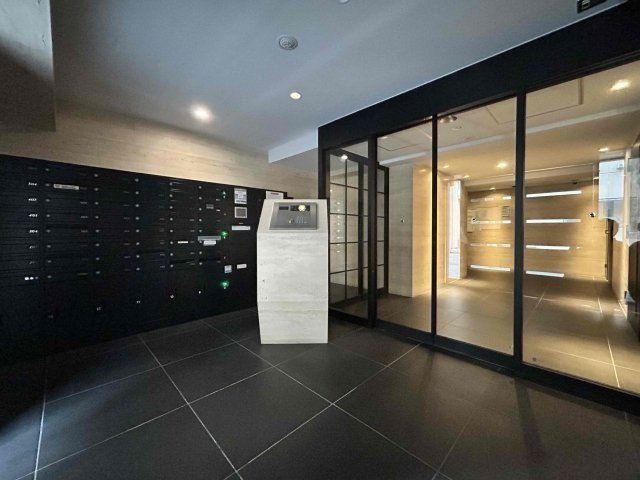 �y�G���g�����X�z�@