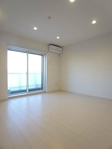 �y���ԁE���r���O�z�@