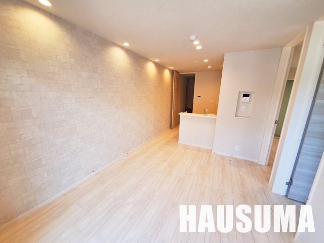 �y�����E���r���O�z�@���r���O/����