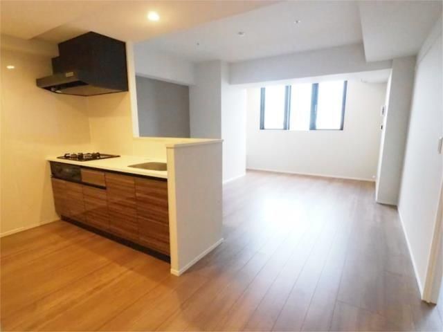 �y���ԁE���r���O�z�@