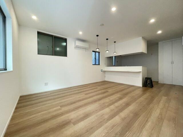 �y���ԁE���r���O�z�@