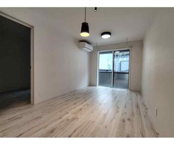 �y�G���g�����X�z�@