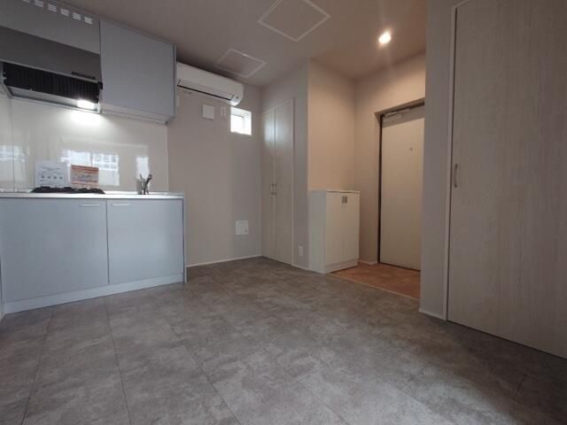 �y���ԁE���r���O�z�@