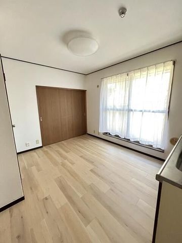 �y���ԁE���r���O�z�@