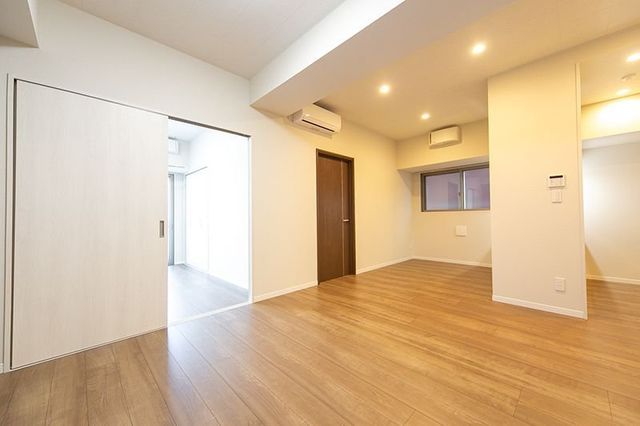 �y���̑������E�X�y�[�X�z�@