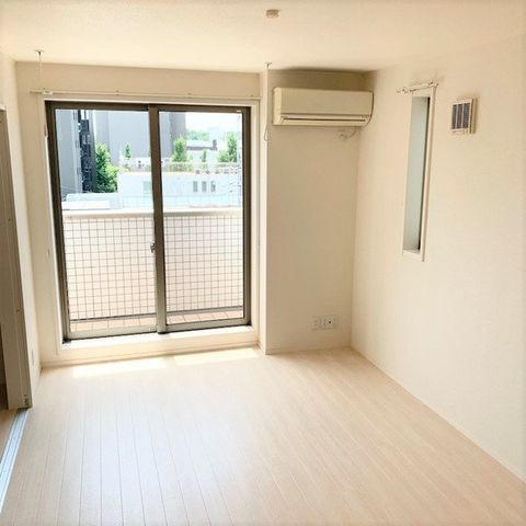 �y���ԁE���r���O�z�@