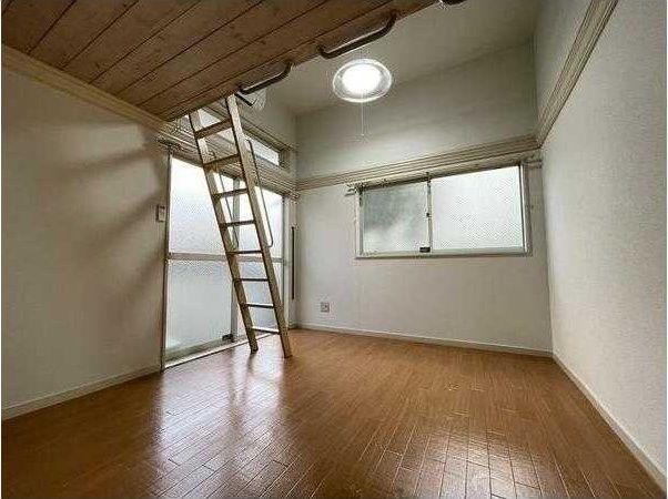 �y���ԁE���r���O�z�@