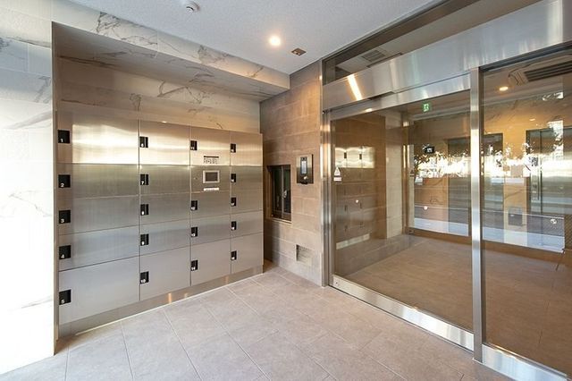 �y�G���g�����X�z�@