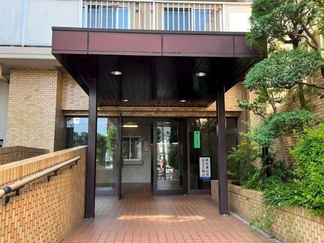 �y�G���g�����X�z�@