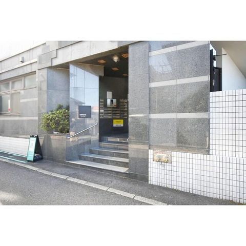 �y�G���g�����X�z�@