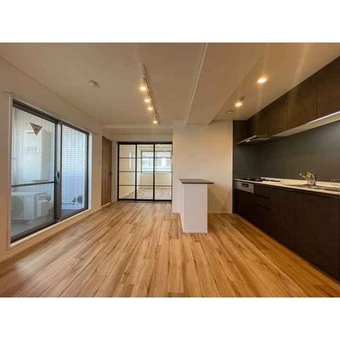 �y���ԁE���r���O�z�@