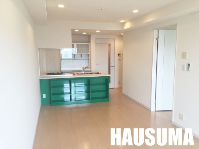 �y���ԁE���r���O�z�@