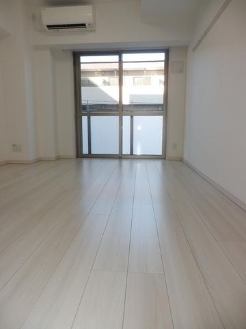 �y���ԁE���r���O�z�@