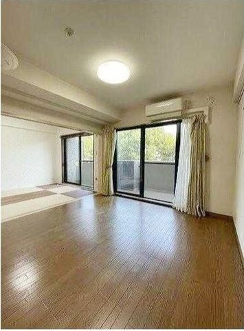 �y���ԁE���r���O�z�@