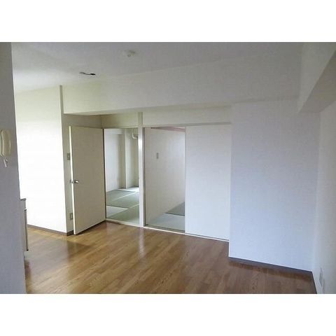 �y���ԁE���r���O�z�@