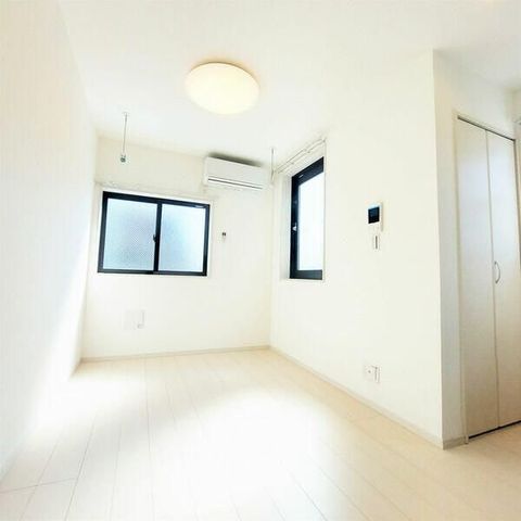 �y���ԁE���r���O�z�@