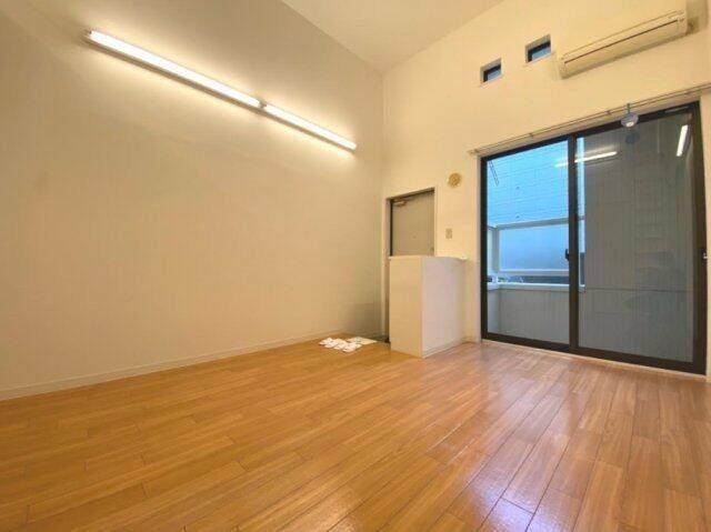 �y���ԁE���r���O�z�@