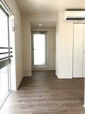 �y���ԁE���r���O�z�@