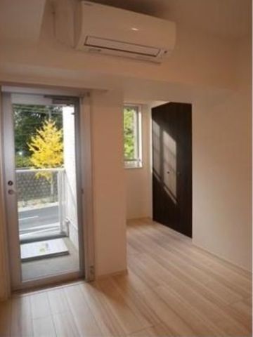 �y���ԁE���r���O�z�@