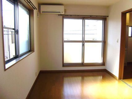 �y���ԁE���r���O�z�@