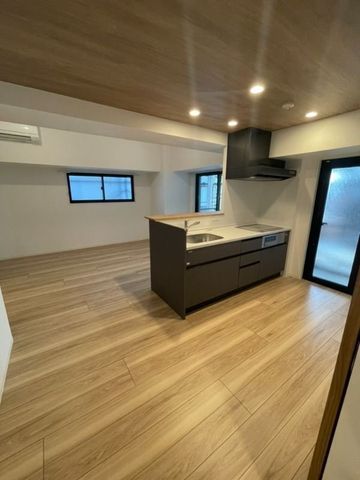 �y���̑������E�X�y�[�X�z�@