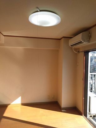 �y���ԁE���r���O�z�@